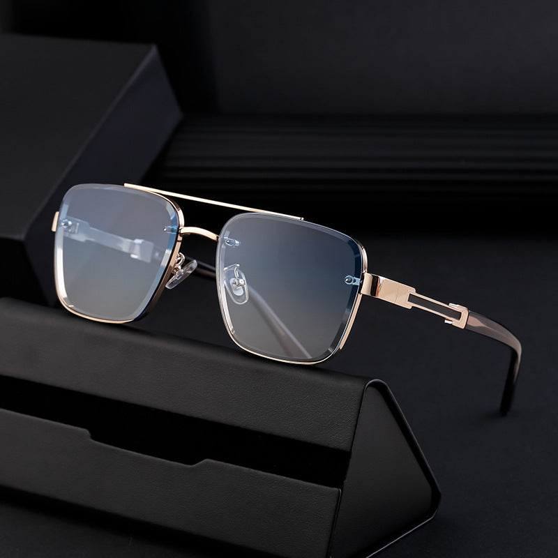 Lunettes de soleil homme monture gris canon, verres verts